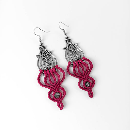 Boucles d'Oreilles Oiseau en Cage en Macramé Bordeaux