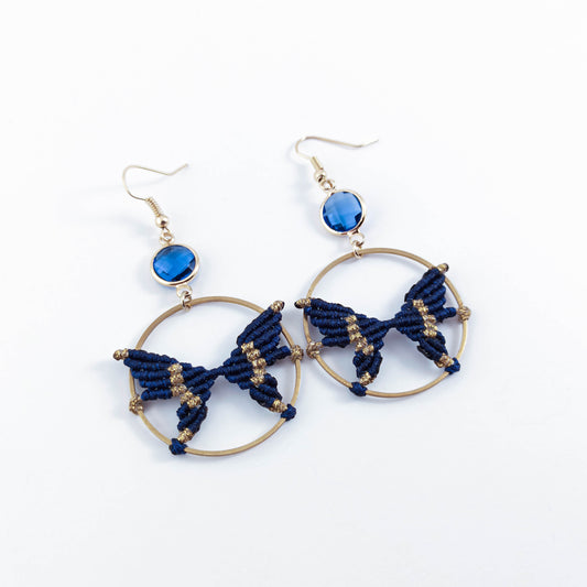 Boucles d'Oreilles Créoles Papillon Macramé Bleu Foncé en Laiton